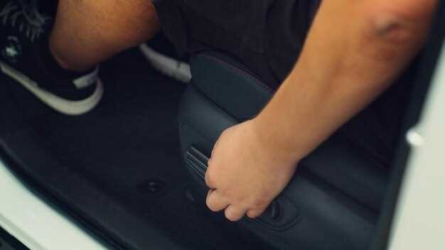 Подготовка к снятию ручки АКПП