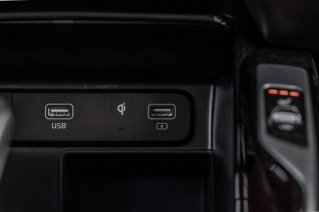 Подключение проводов к USB розетке: пошаговая схема